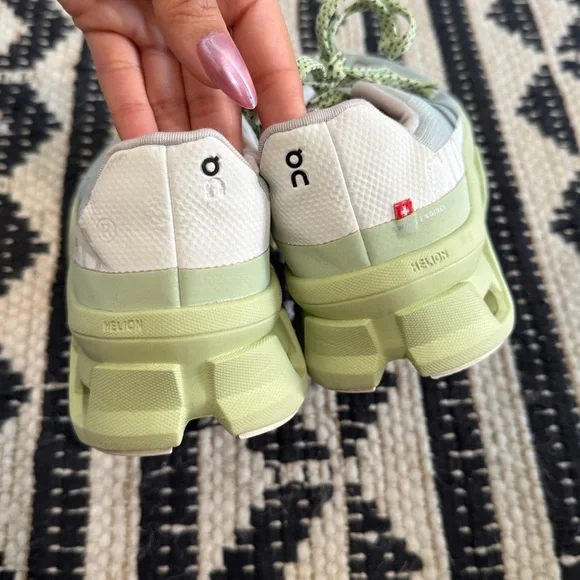 On Cloud Cloudmonster Running Shoes